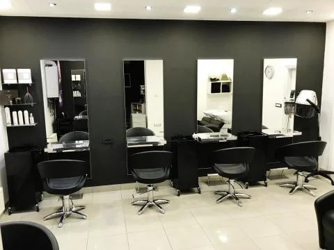 Frizerski salon Studio Marcela III Hvarska Zagreb - friziranje, šišanje, bojanje, balayage, šminkanje za vjenčanja